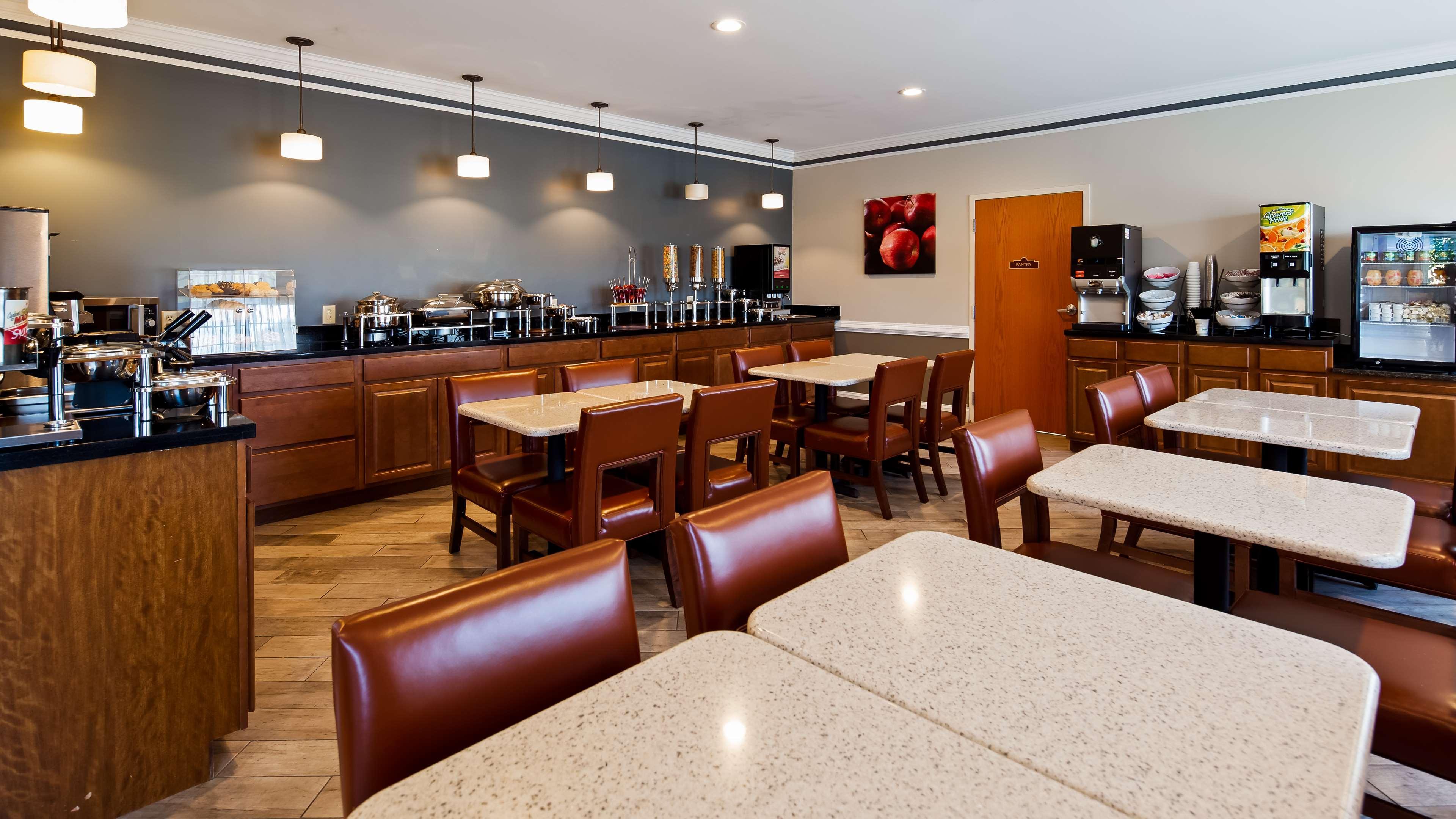 Best Western Plus Hannaford Inn & Suites Kenwood Luaran gambar