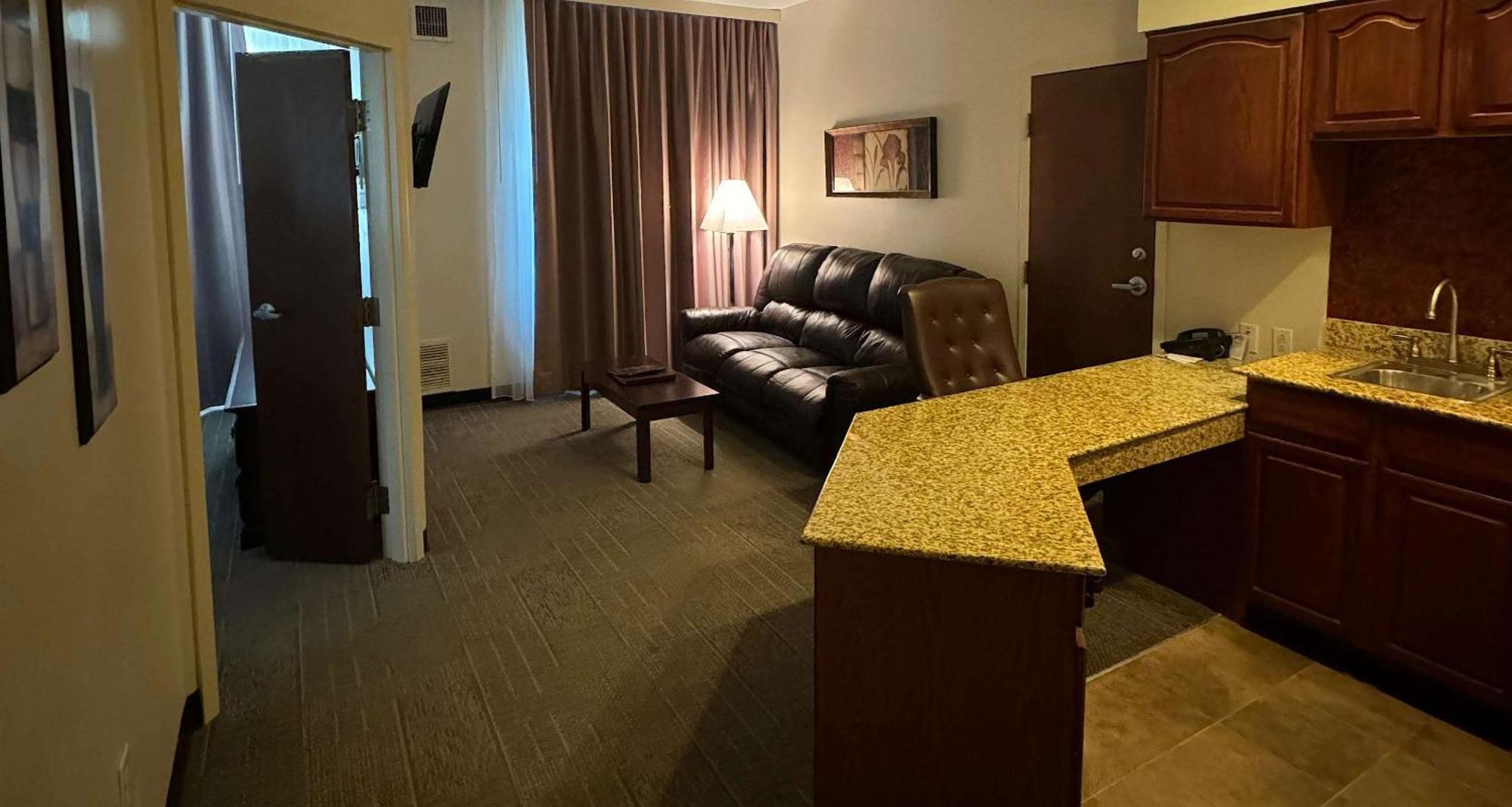 Best Western Plus Hannaford Inn & Suites Kenwood Luaran gambar